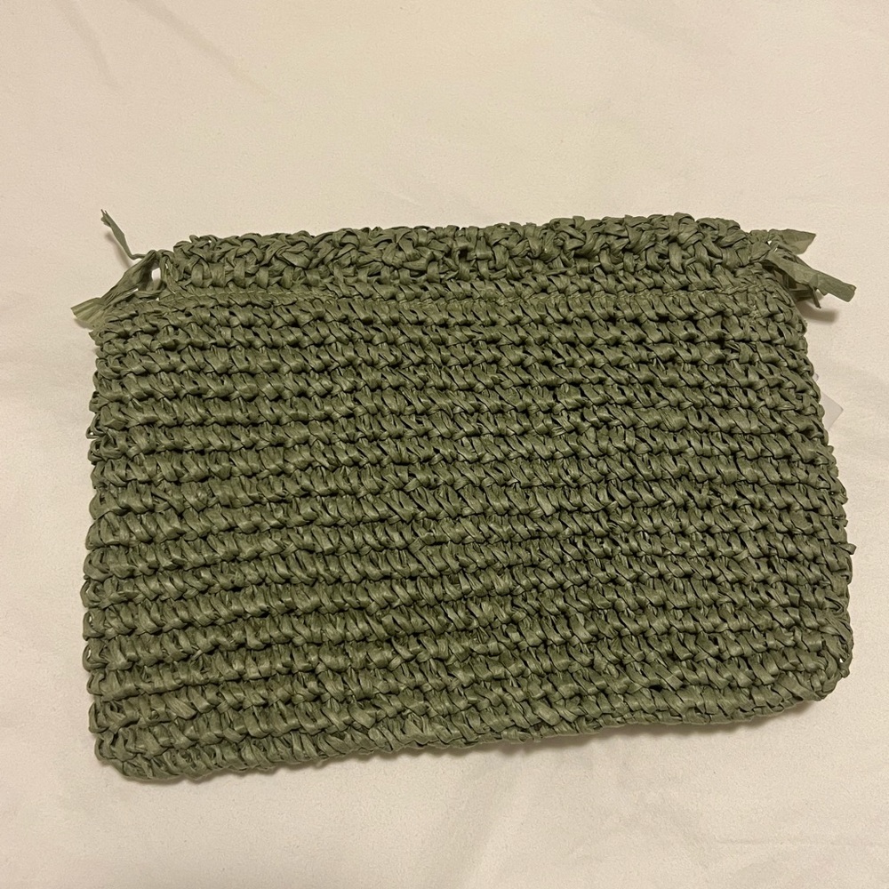 Green straw clutch - Picture 3 of 4